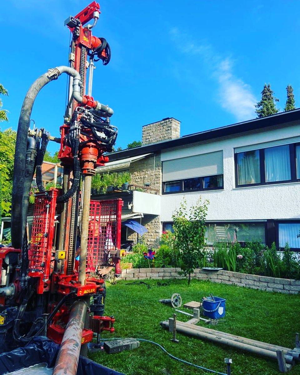 3D Brunnenbau Hero Background Mobile